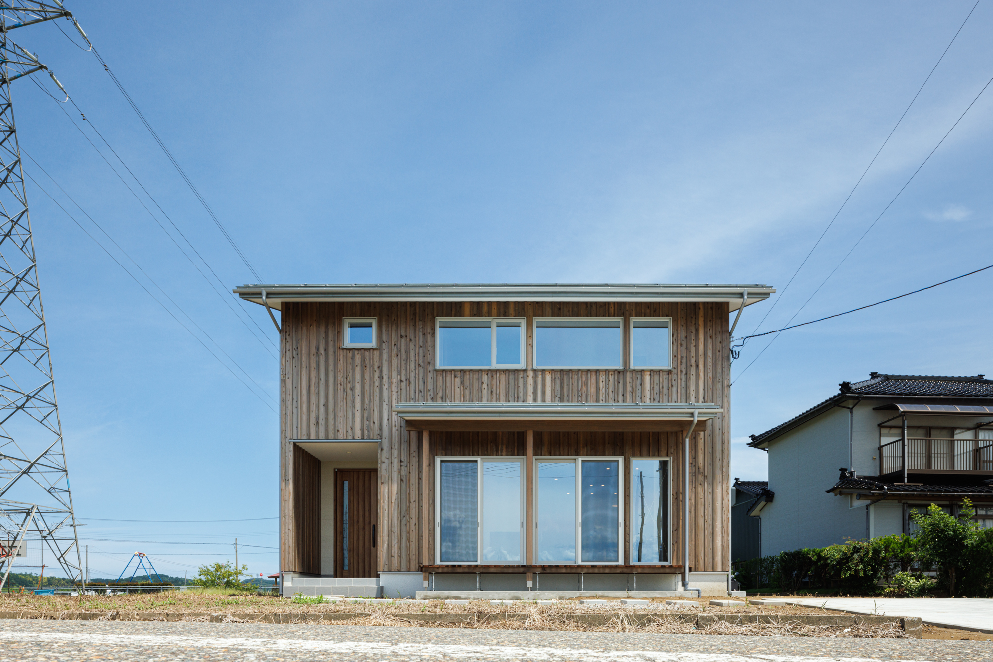 漆喰と無垢の木の家。